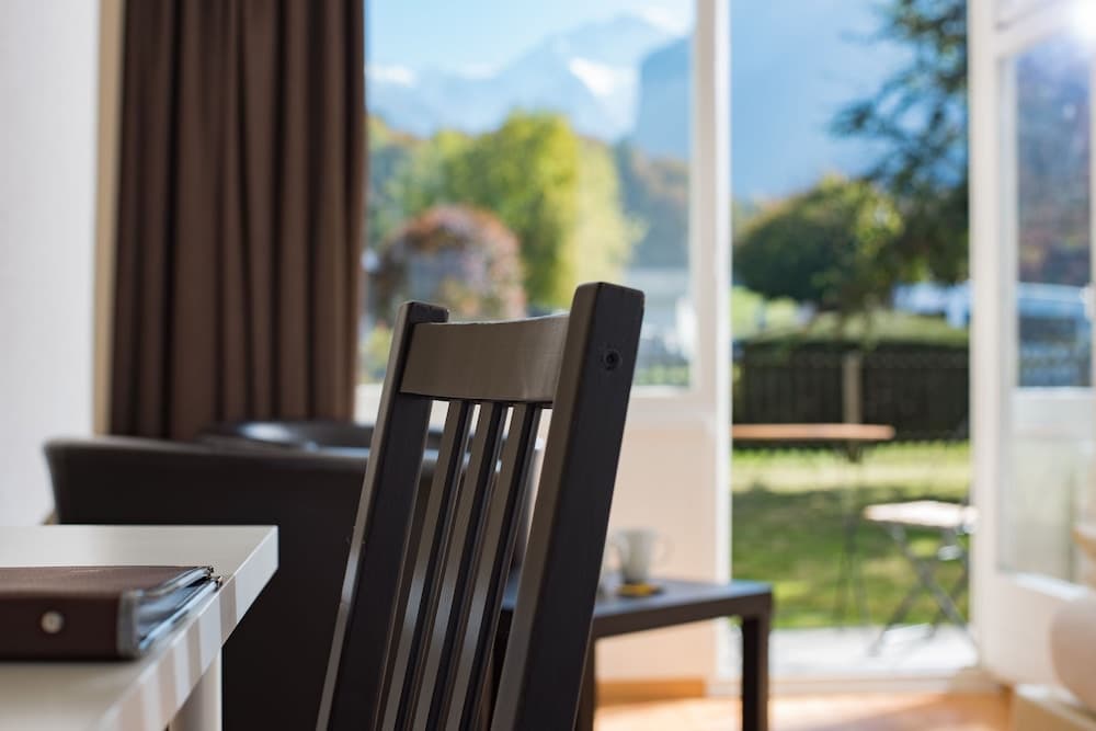 Jungfrau Hotel Annex Alpine Inn