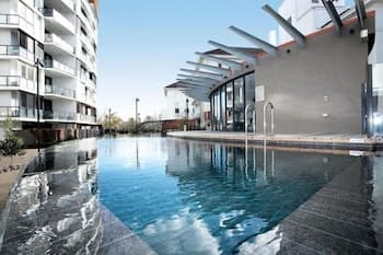 Astra Apartments - St Kilda Rd