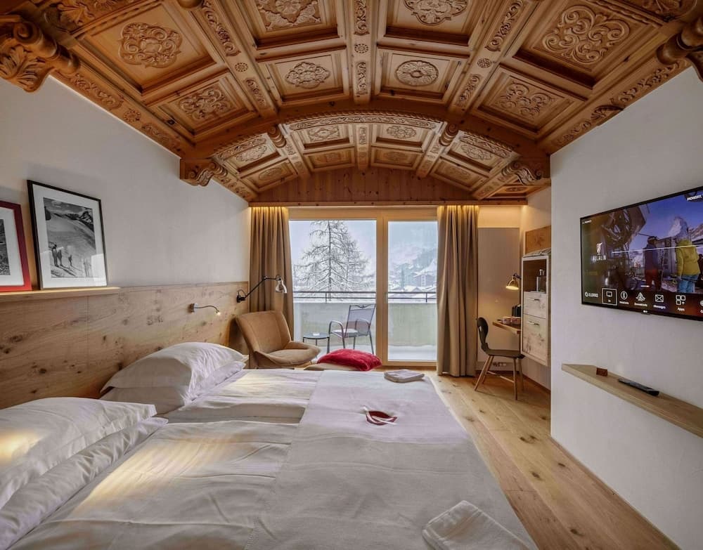 Swiss Alpine Hotel Allalin