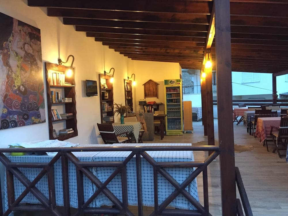 Amazon Petite Palace