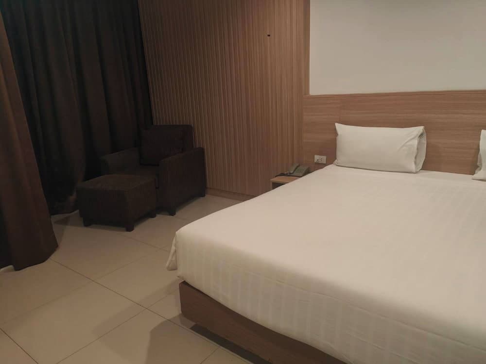 Crystal Suites Suvarnabhumi Airport