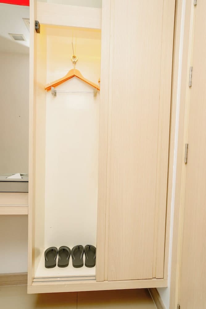 SLEEP WITH ME HOTEL design hotel @ patong