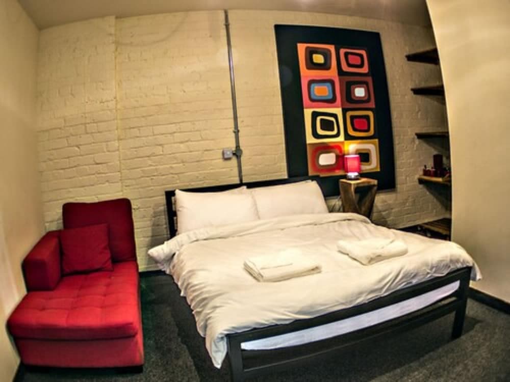 Victoria Warehouse Hotel