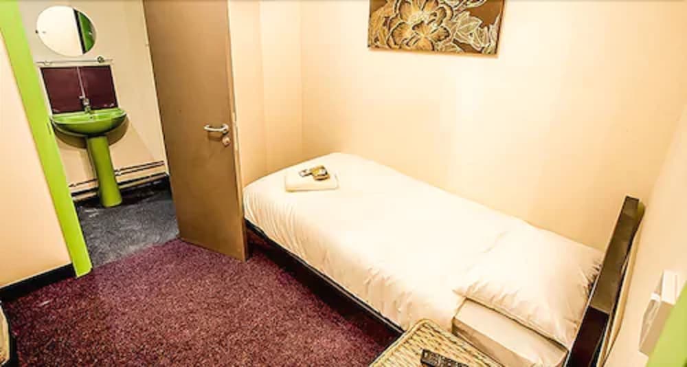 Victoria Warehouse Hotel