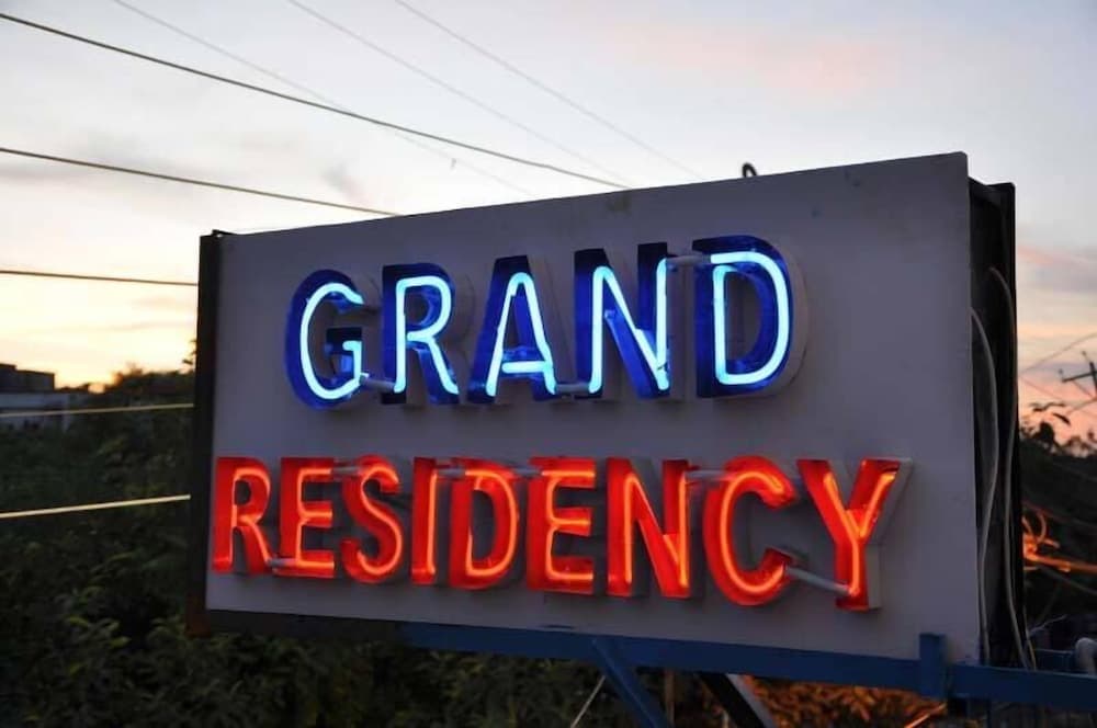 Hotel Grand Residency