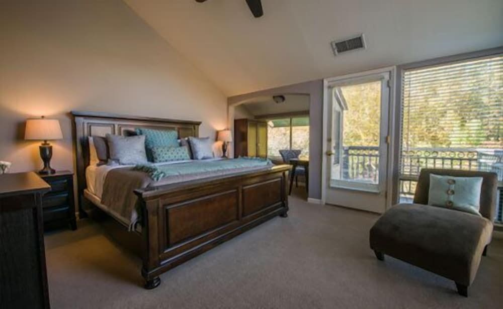 The Inn Above Oak Creek