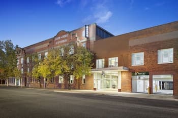 Quest Albury On Townsend