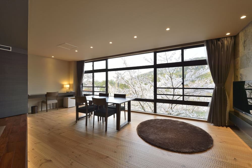 Kyoto Uji Hanayashiki Ukifune-en