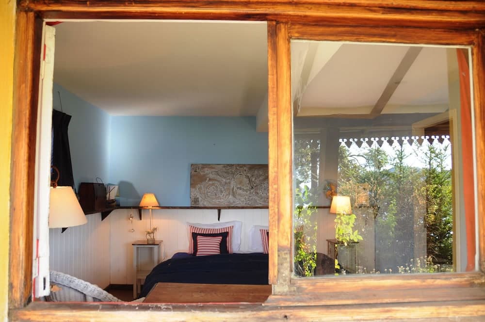 Los Juncos Patagonian Lake House