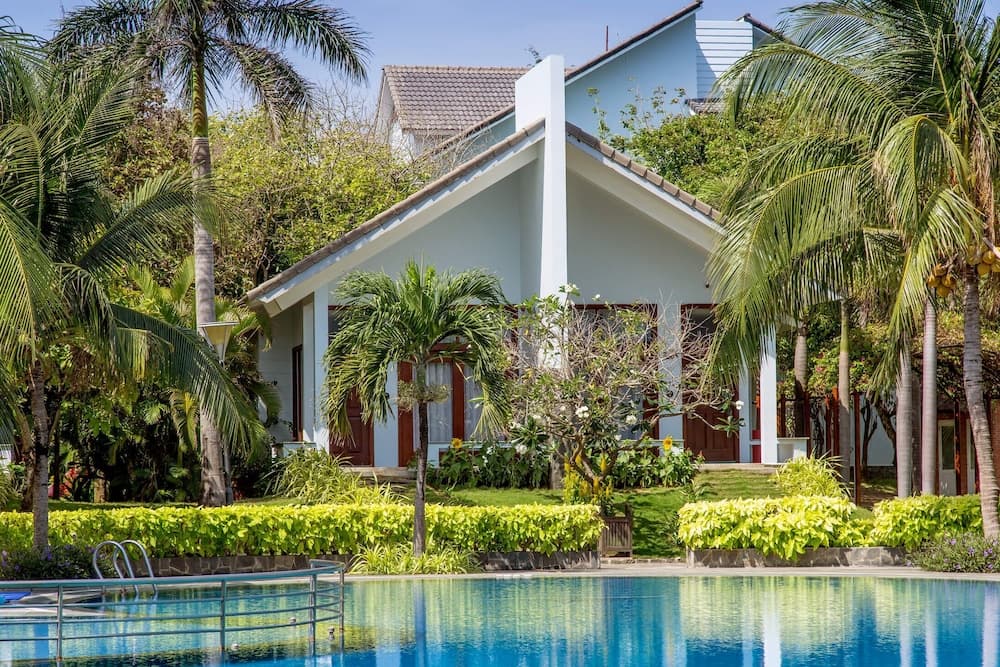 Carmelina Beach Resort