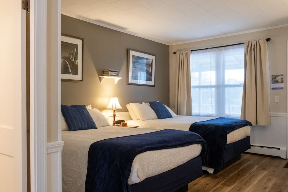 Highland Lake Resort