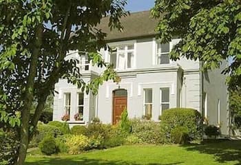 Riverside House Bed & Breakfast