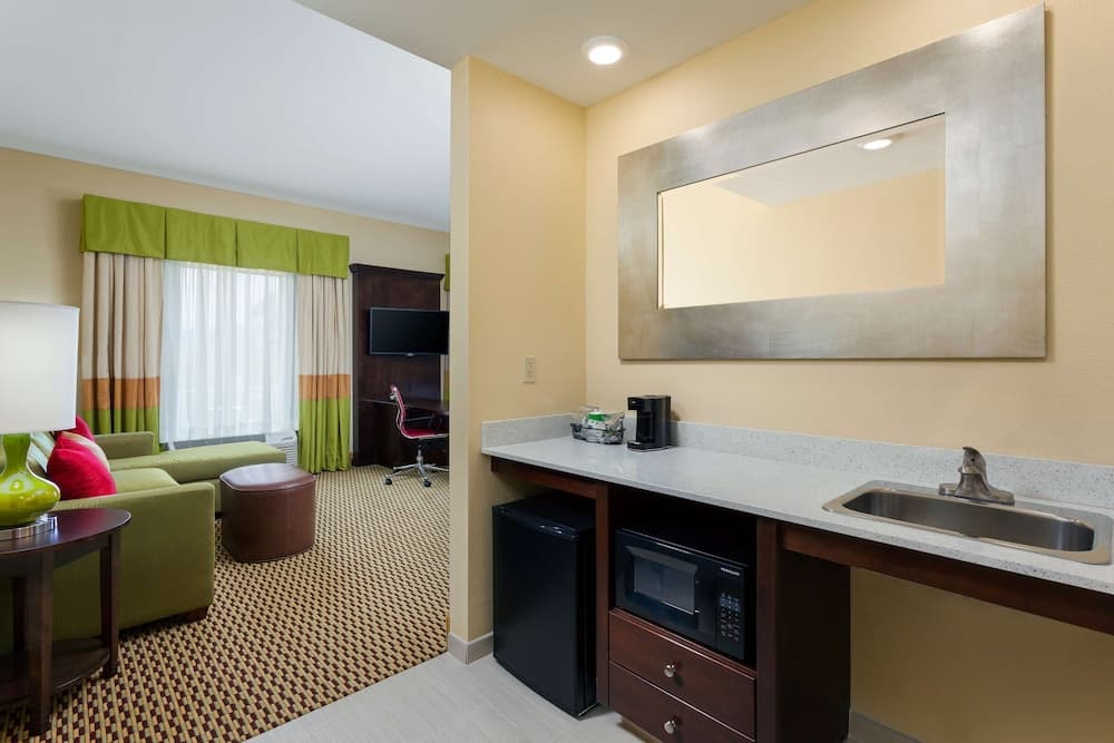 Hampton Inn & Suites Williamsport-Faxon Exit