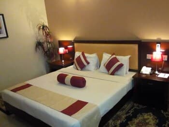 Bridgeview Hotel & Conference Centre