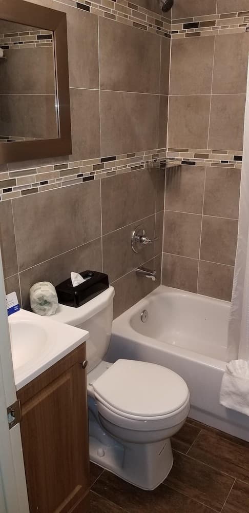 Downtown Hollywood Gardens Inn & Suites