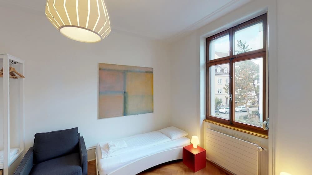 Unique Serviced Living at Airport Line