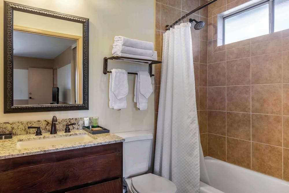 Carlton Oaks Lodge, an Ascend Collection Hotel