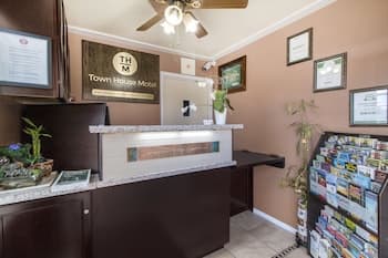 Town House Motel – Historic Old Town Eureka