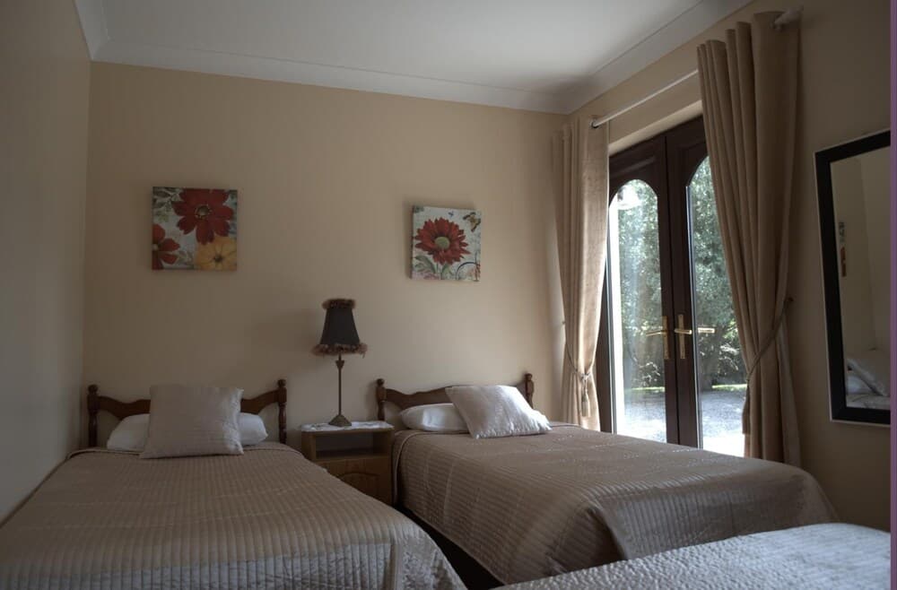 Old Orchard Lodge Bed & Breakfast