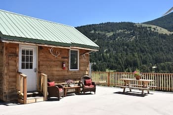 Yellowstone Mountain Cabins