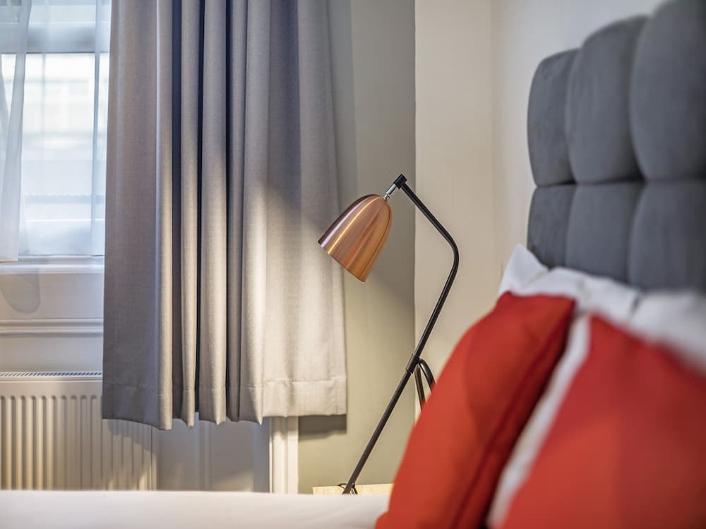 OYO Townhouse Apollo, Hyde Park