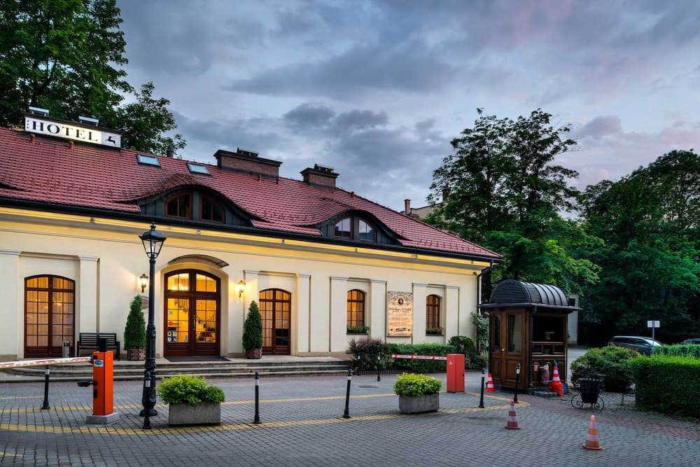 hotel image