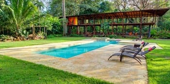 Iguana Lodge & Spa Beach Resort