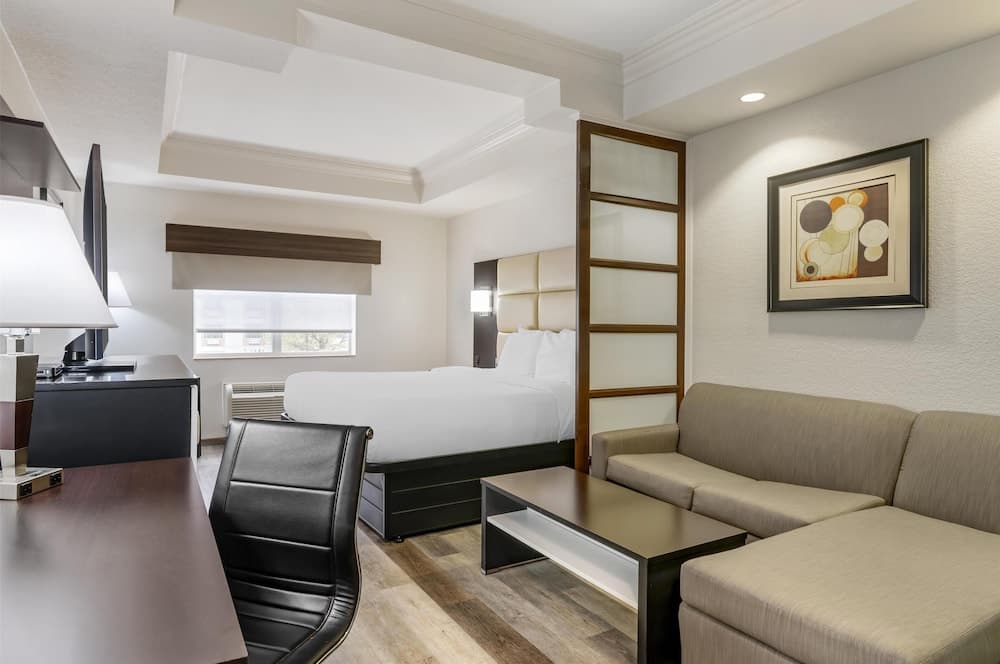 Best Western Plus JFK Inn & Suites