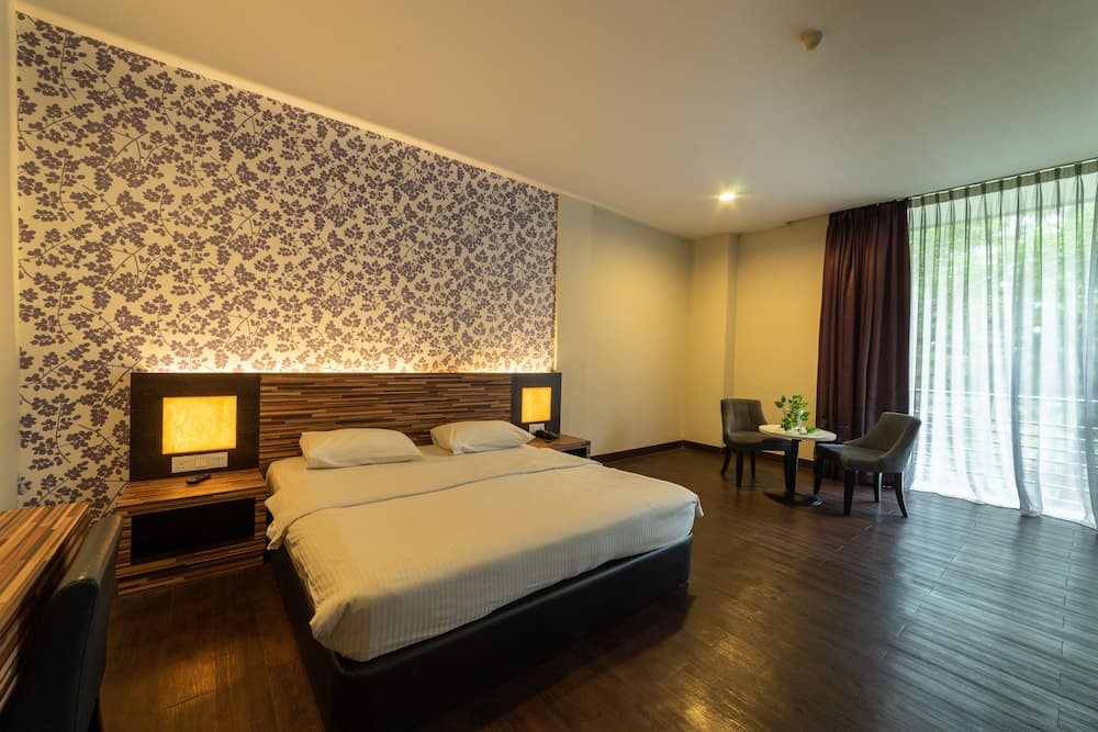 WaterFront Boutique Hotel