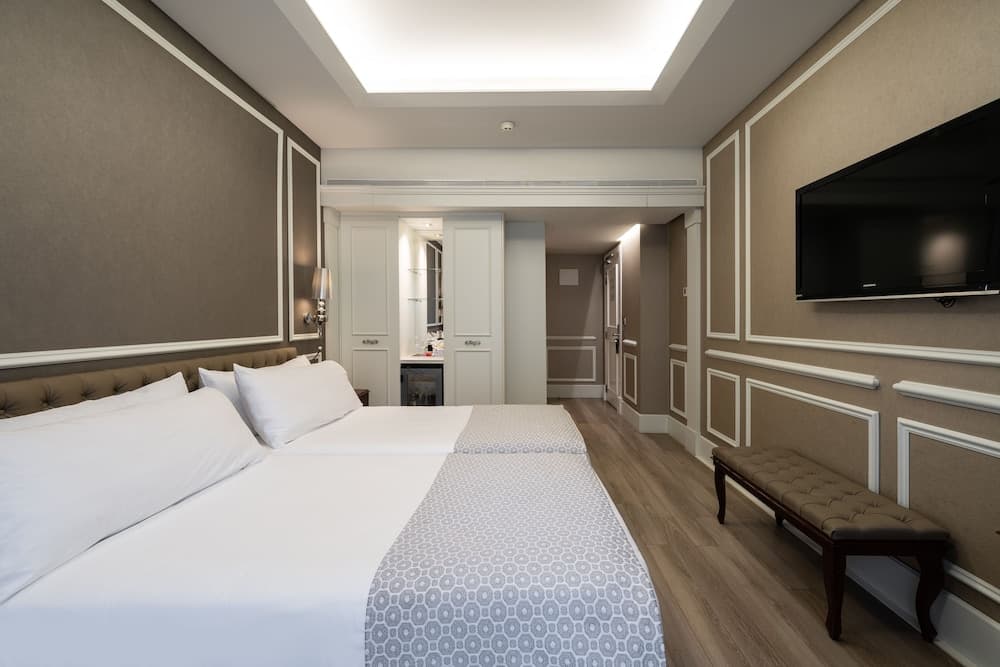 Catalonia Passeig de Gràcia