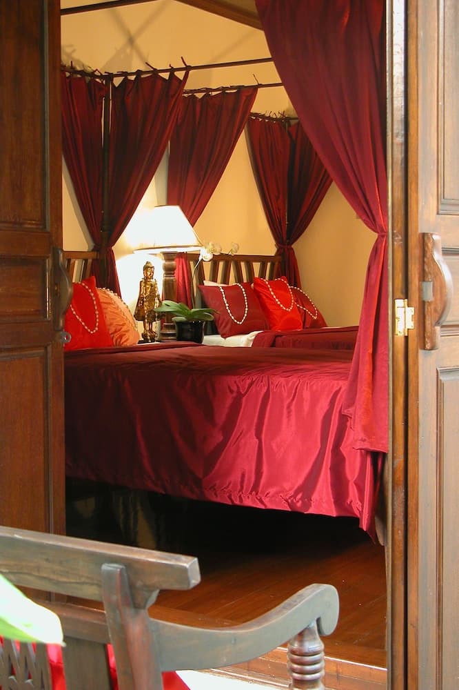 Tri Yaan Na Ros Colonial House