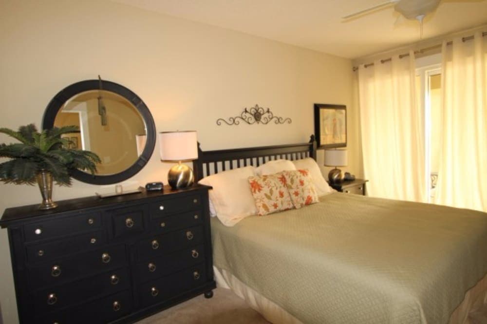 Grand Panama Beach Resort by Emerald View Resorts