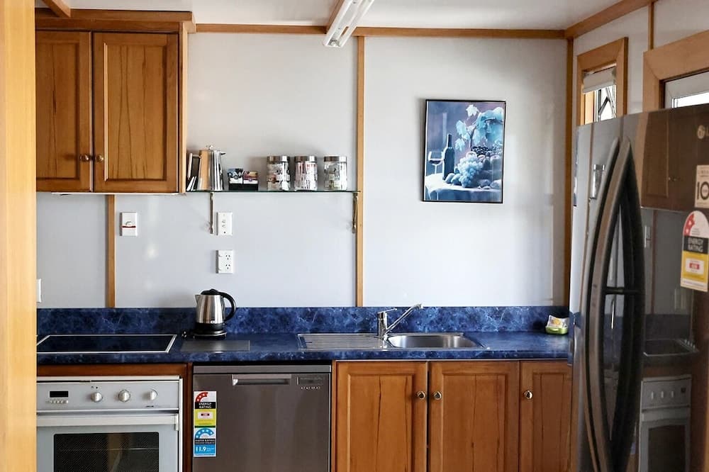 Baywatch Motor Lodge