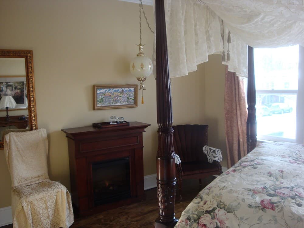 DownHome Bed & Breakfast