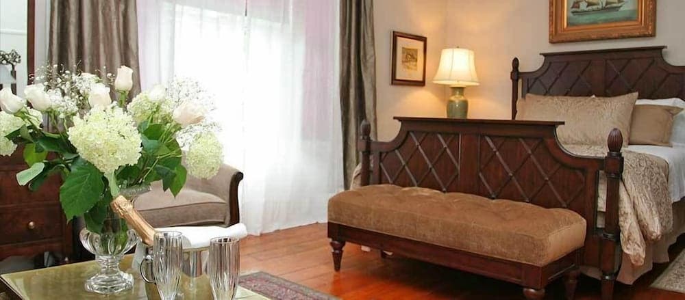 Historic Lyons House