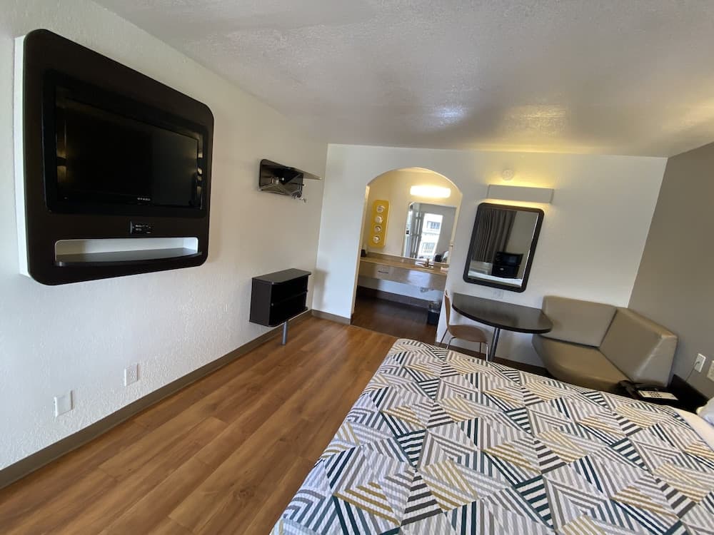 Motel 6 Bryan, TX - College Station