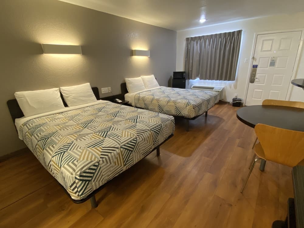 Motel 6 Bryan, TX - College Station