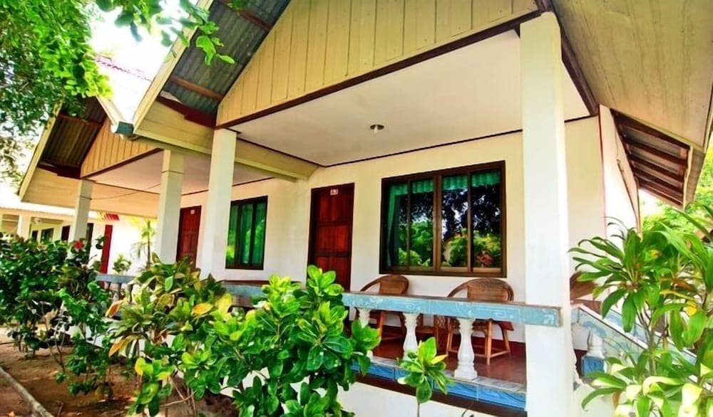Lanta Emerald Bungalow