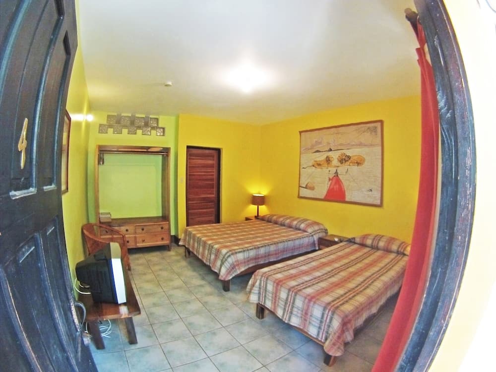 Sunrise Club Hotel Restaurant & Bar