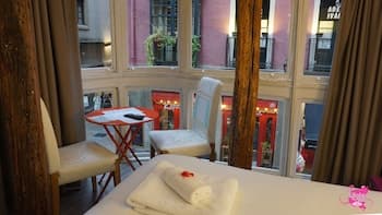 Pensión AliciaZzz Bed & Breakfast