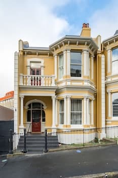 Inner City Elegance on Stuart Street