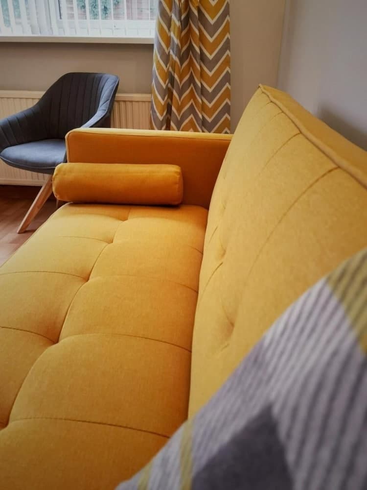 5 Bedroomed House Available for Guests and Contractors Wifi Parking