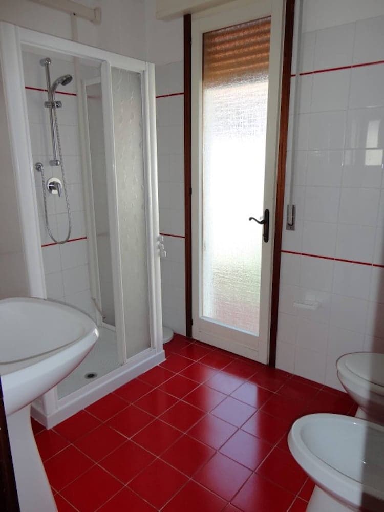 Beautiful Villa for 8 People With Pool by Beahost Rentals