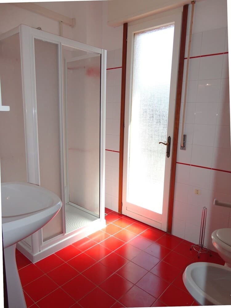 Beautiful Villa With Garden and Pool for 8 People