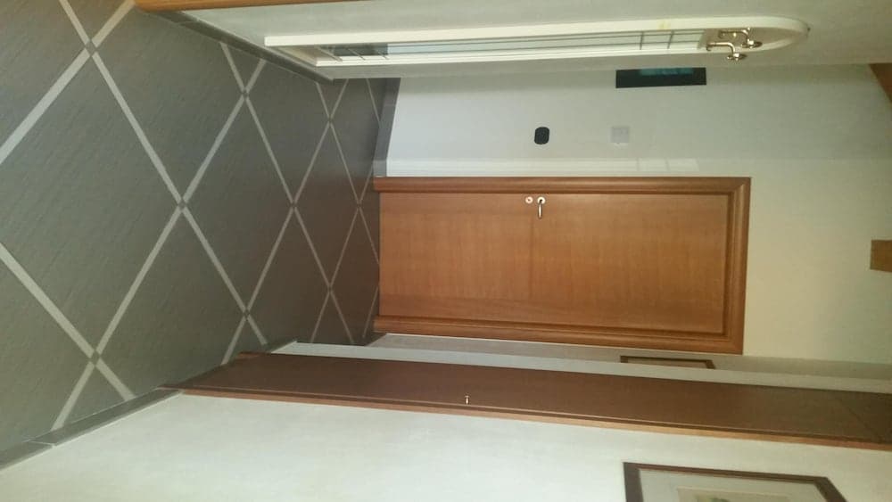 Comfortable Attic With Parking Space in the Town of Chiavari Num001