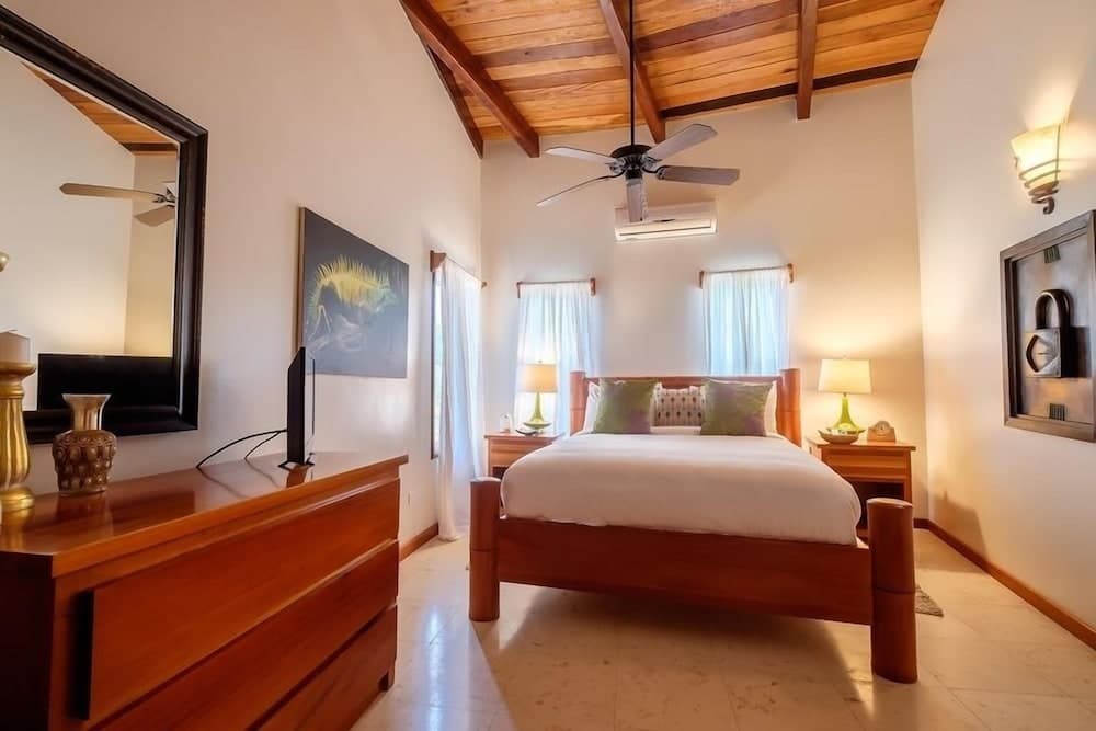 Indigo Belize 2c 3 Bedroom Condo by RedAwning