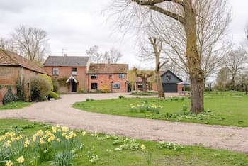 Red House Farm, East Green