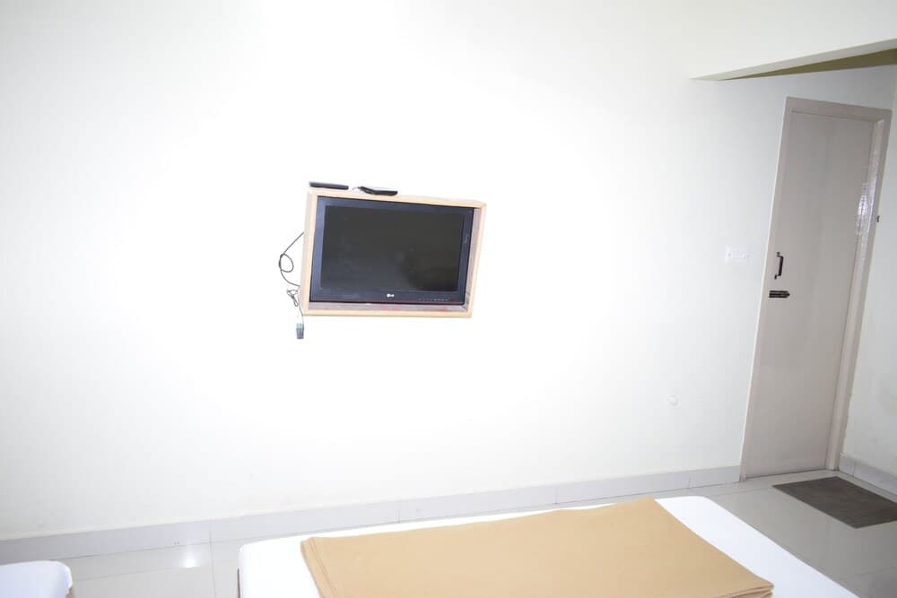 Great Guest House at Kamaraj Salai