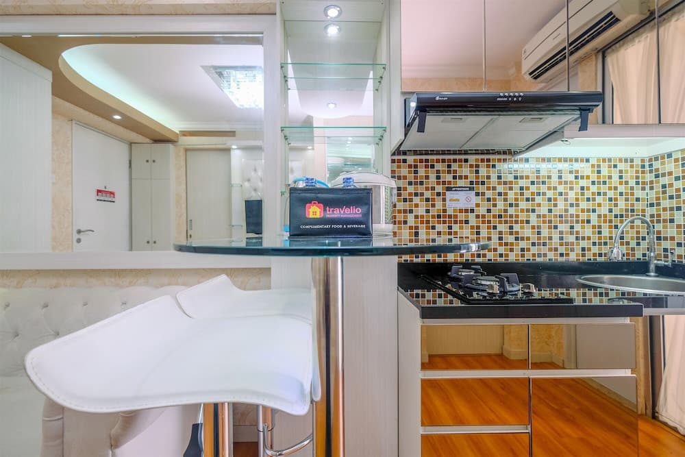 Cozy Stay 2BR Bassura City Apartment