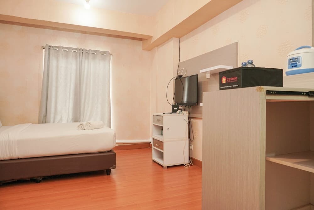 Fully Furnished With Comfortable Design Studio Sunter Park View Apartment